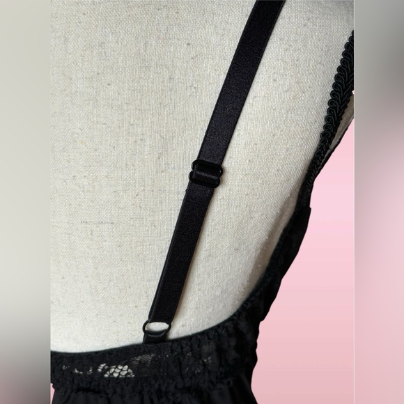 Victoria’s Secret Black Slip - Size 36C - Picture 10 of 12